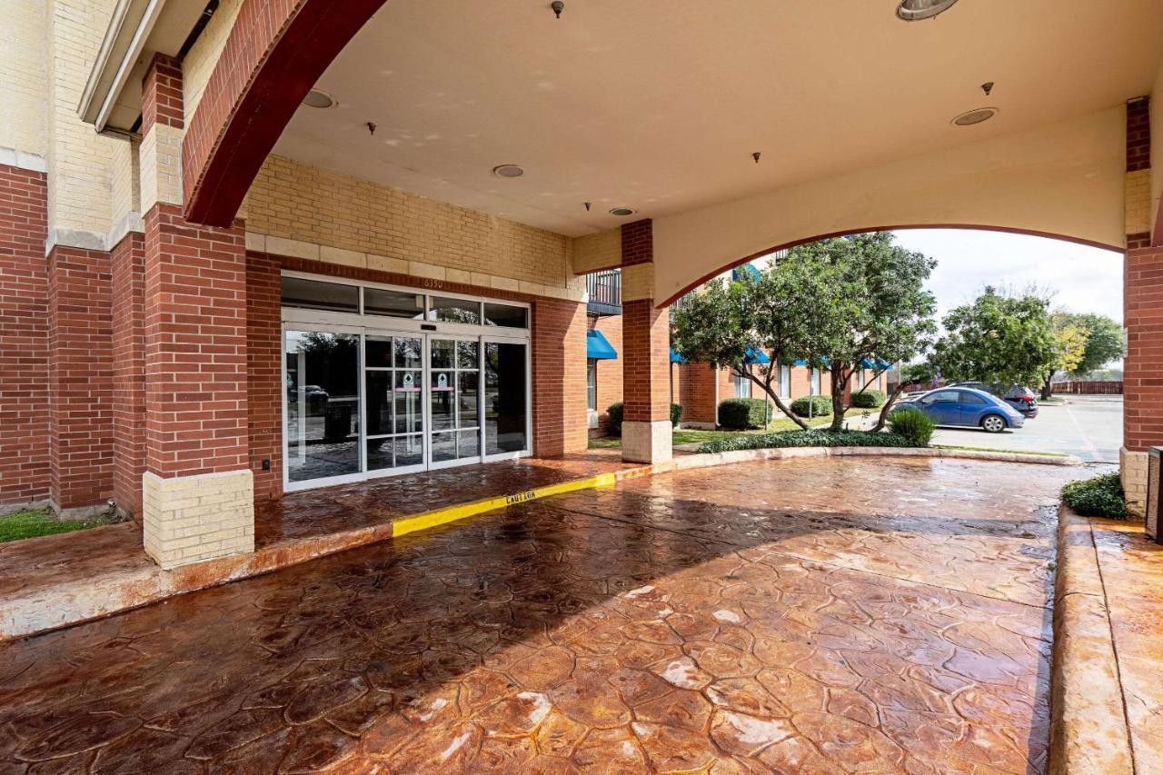 Quality Suites San Antonio Northeast Exterior photo