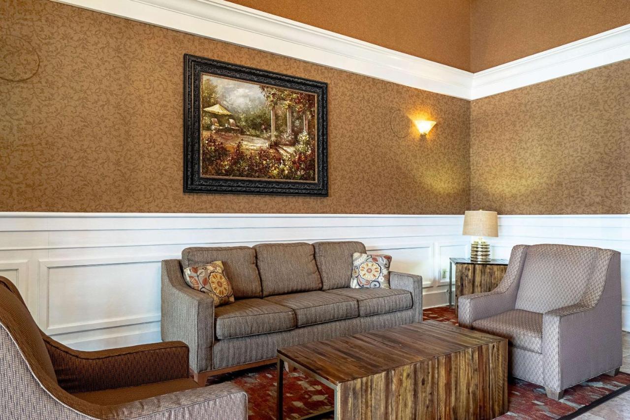 Quality Suites San Antonio Northeast Exterior photo