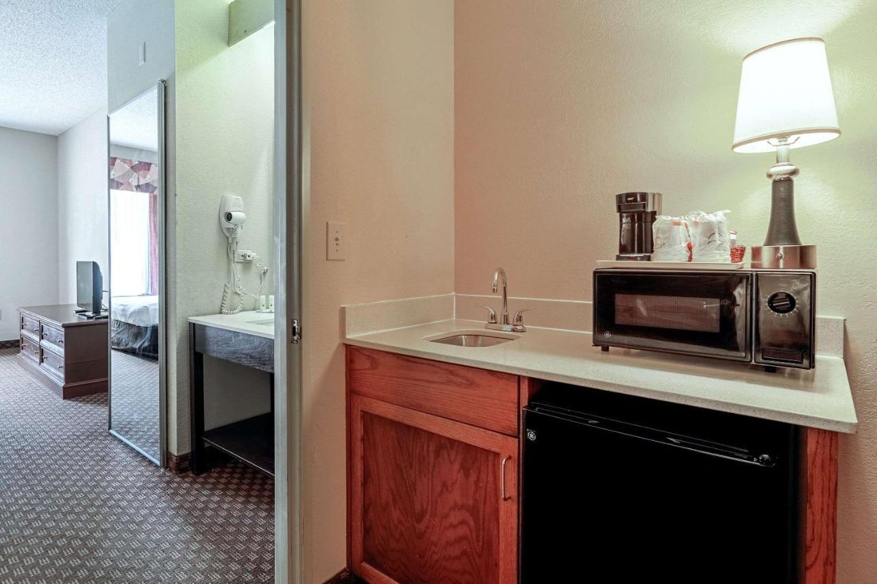 Quality Suites San Antonio Northeast Exterior photo