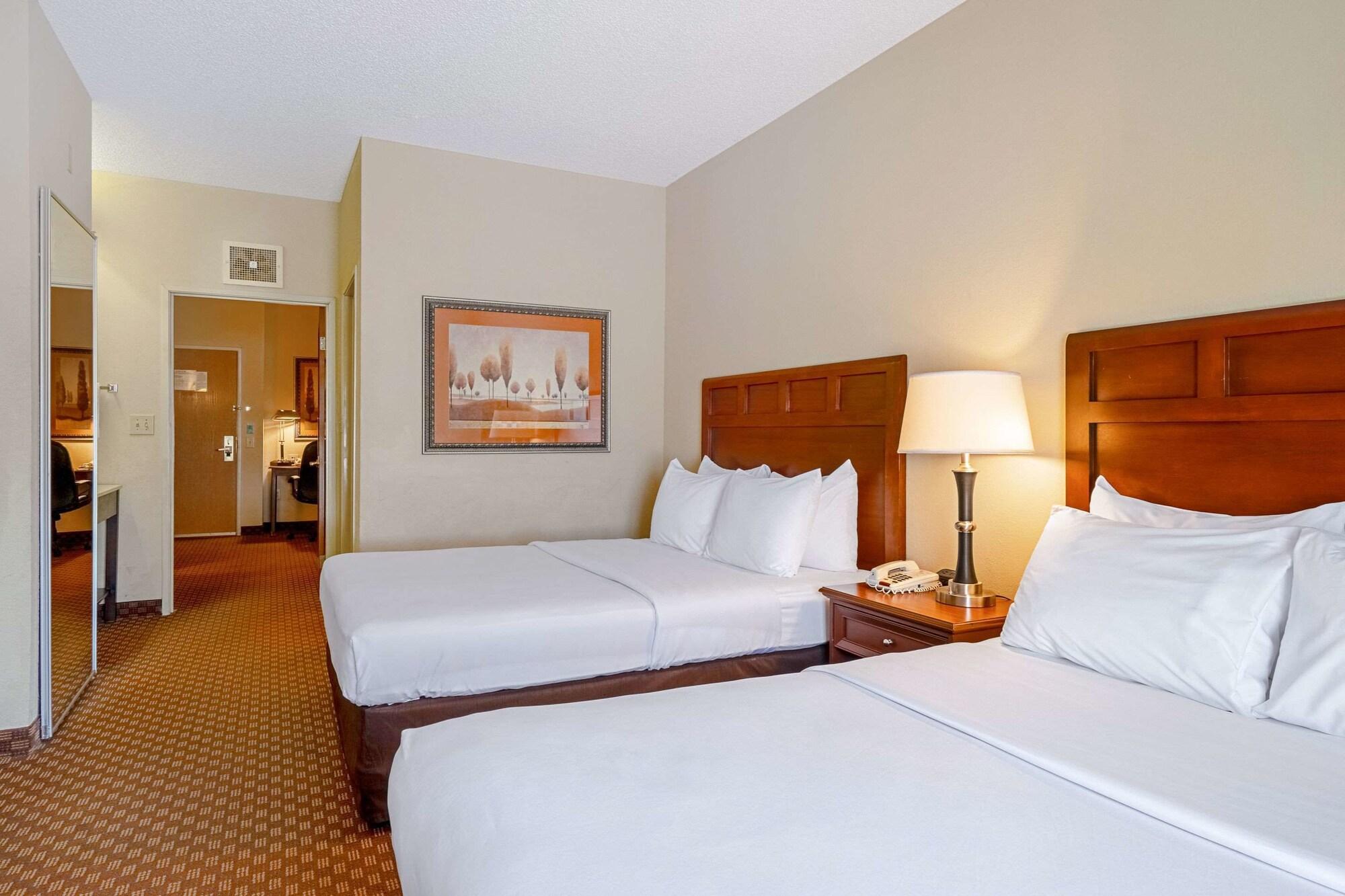 Quality Suites San Antonio Northeast Exterior photo