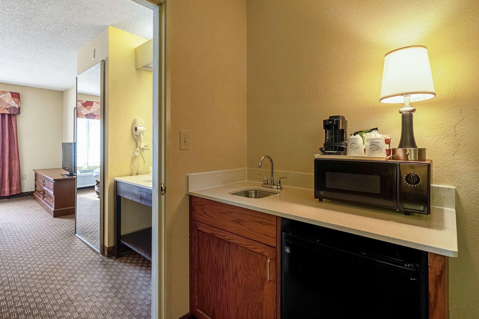 Quality Suites San Antonio Northeast Exterior photo