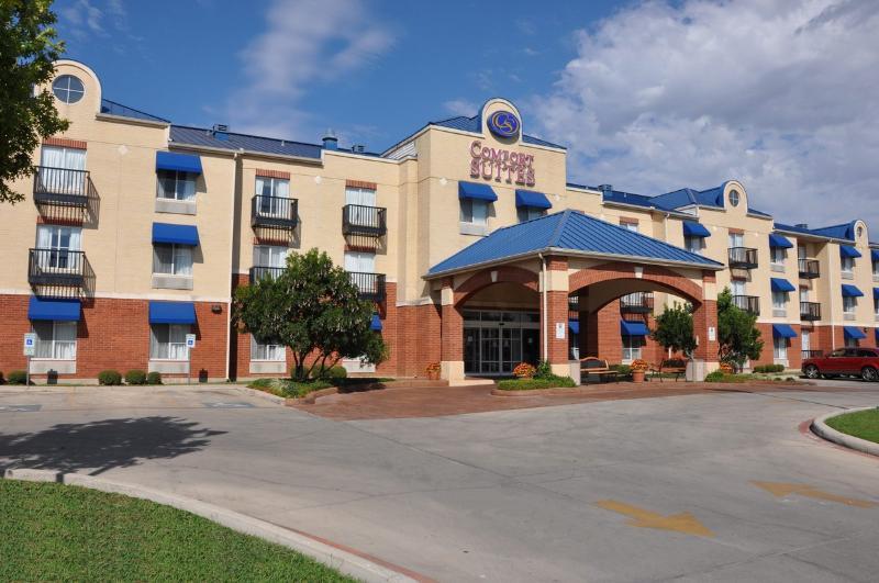 Quality Suites San Antonio Northeast Exterior photo